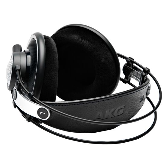 K702 - Black - Reference studio headphones - Detailshot 1