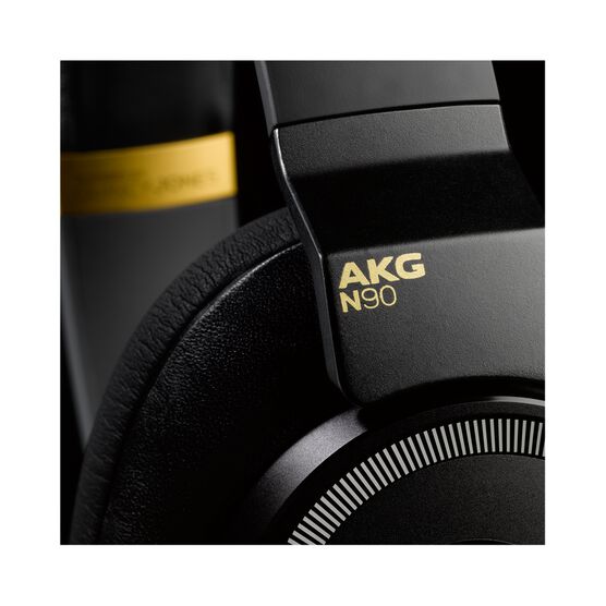 N90Q - Black - Reference class auto-calibrating noise-cancelling headphones - Detailshot 13