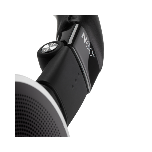 AKG N60 ノイズキャンセリングヘッドフォン ブラック AKG N60 Audiophile Headphones Bring Noise Cancelling In A Handy