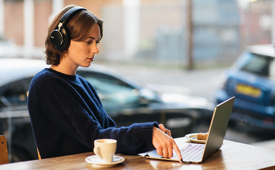 AKG N9 Hybrid | ワイヤレスノイズキャンセリングオーバーイヤー