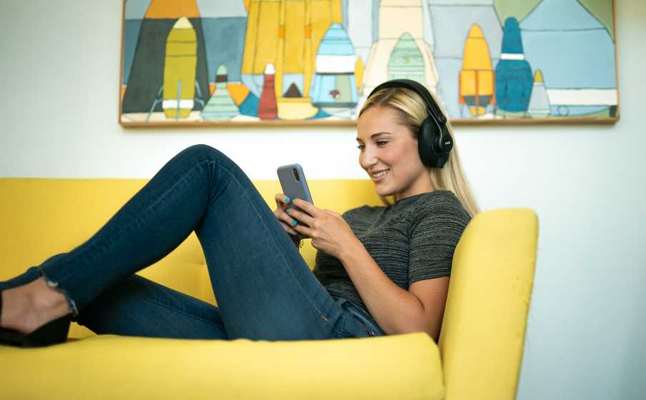 オーディオ機器 ヘッドフォン K371-BT | オーバーイヤー、密閉型、Bluetooth対応、折りたたみ式 